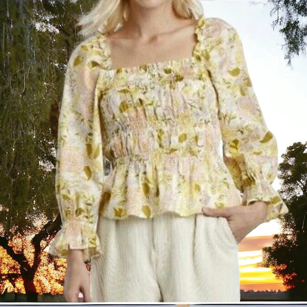NWT WHO WHAT WEAR  ( M ) Floral Puff Sleeve Smocked Peplum Top
